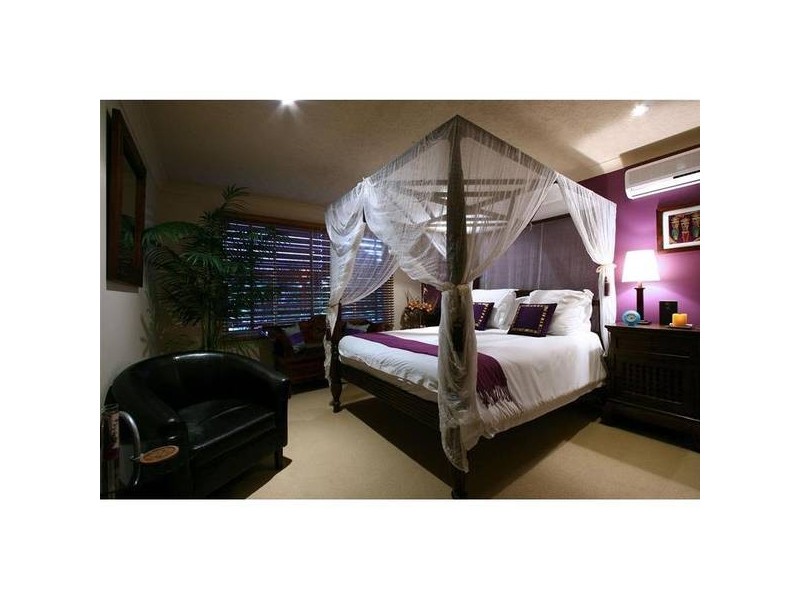 Broadbeach Waters QLD 4218