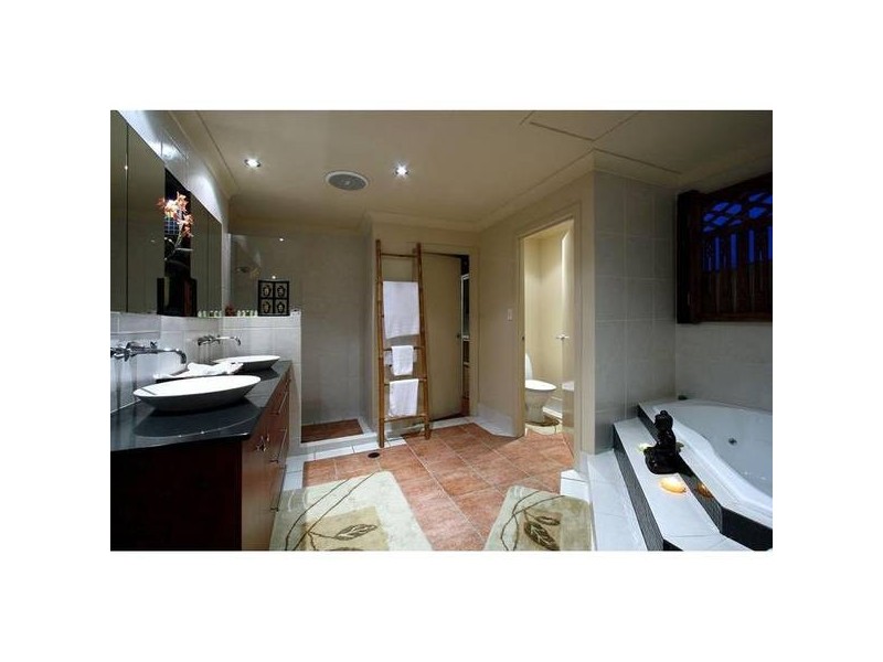 Broadbeach Waters QLD 4218