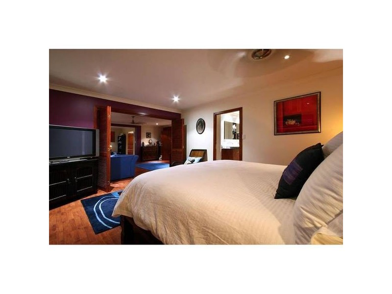 Broadbeach Waters QLD 4218