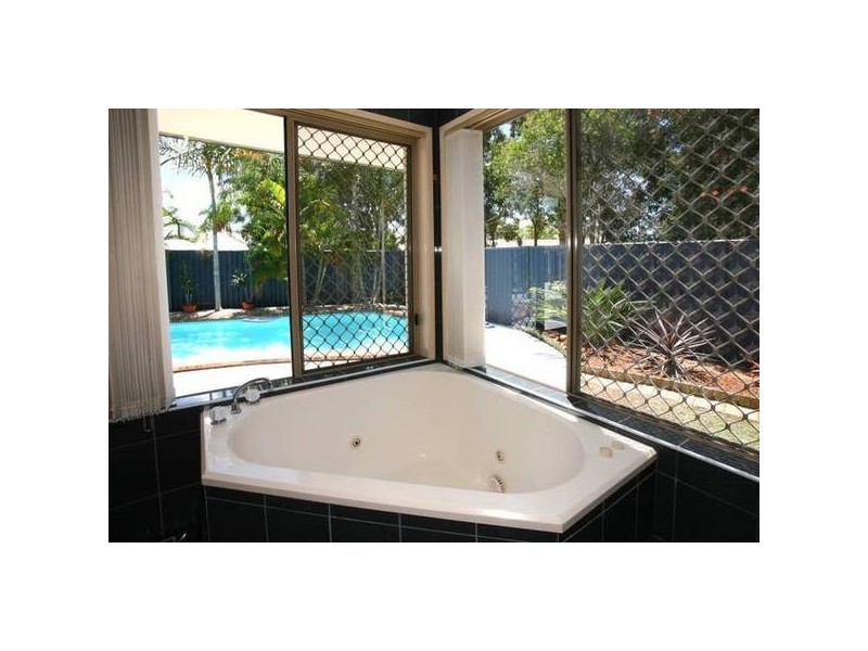 12 Bronte Court, Robina QLD 4226