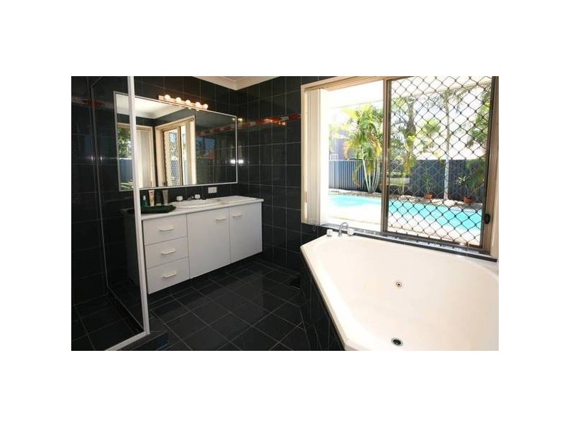12 Bronte Court, Robina QLD 4226