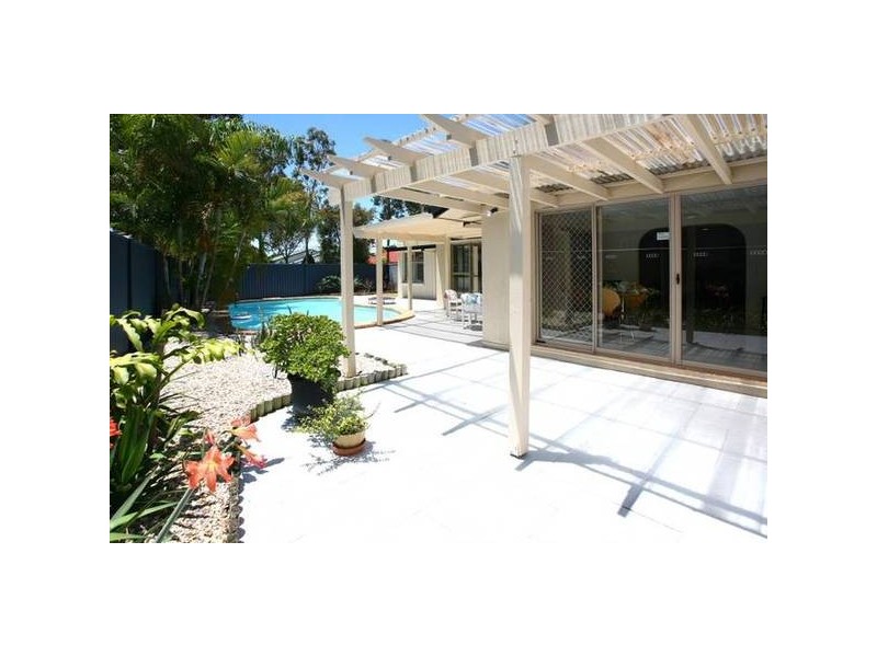 12 Bronte Court, Robina QLD 4226