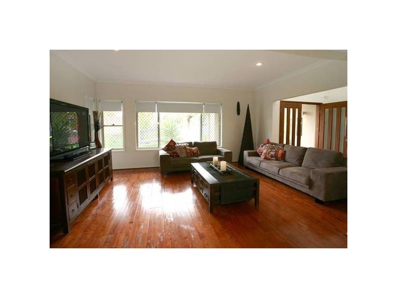 2 Mornington Terrace, Robina QLD 4226