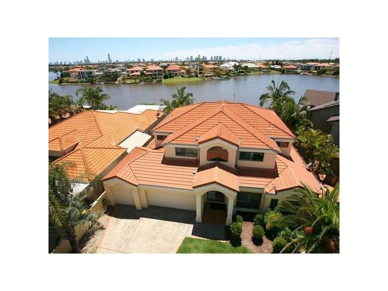 16 Bollard Circuit, Clear Island Waters QLD 4226