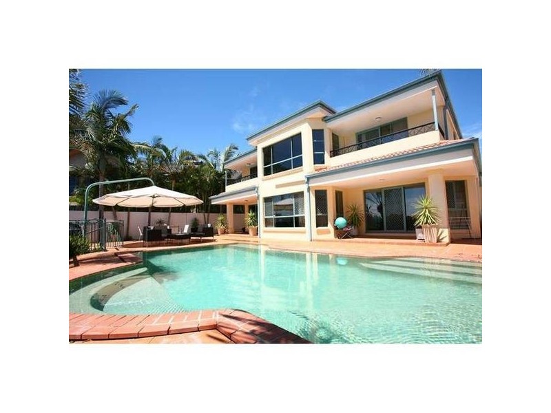 16 Bollard Circuit, Clear Island Waters QLD 4226