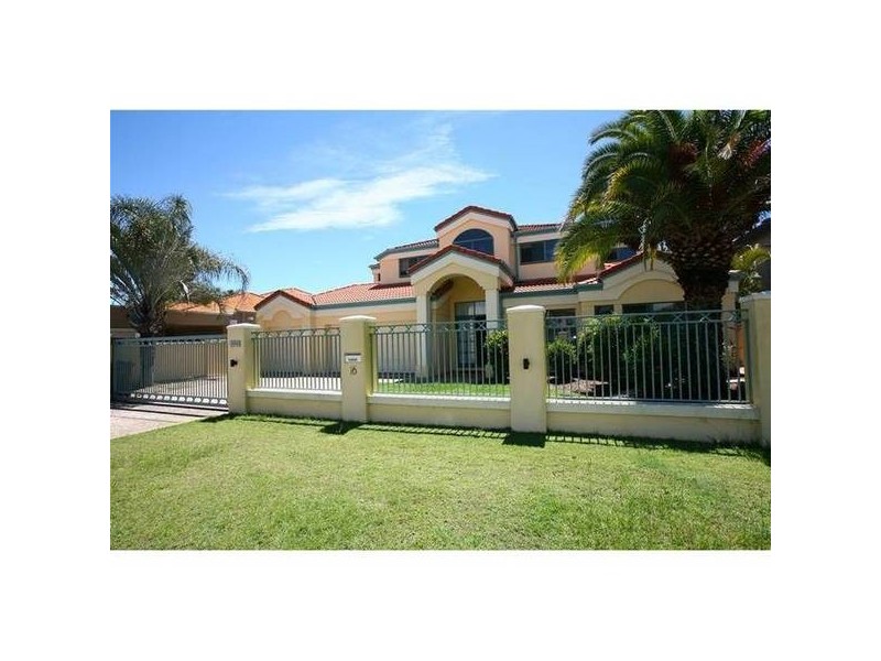 16 Bollard Circuit, Clear Island Waters QLD 4226