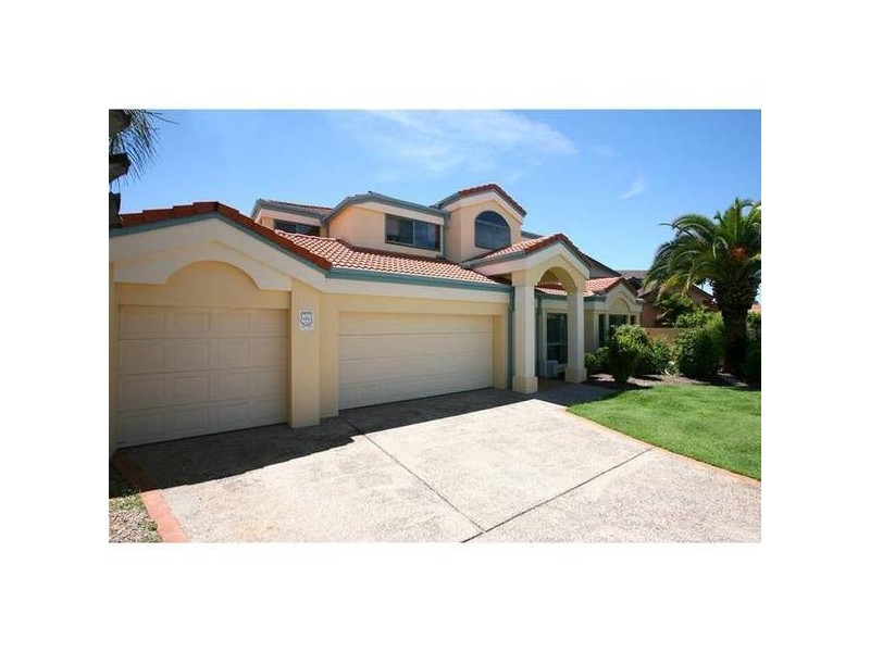 16 Bollard Circuit, Clear Island Waters QLD 4226
