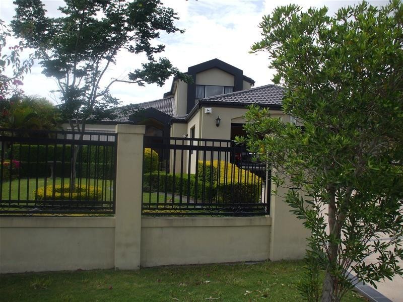16 Applegum Court, Robina QLD 4226