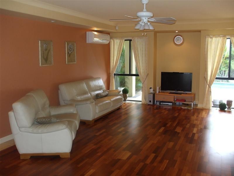 16 Applegum Court, Robina QLD 4226