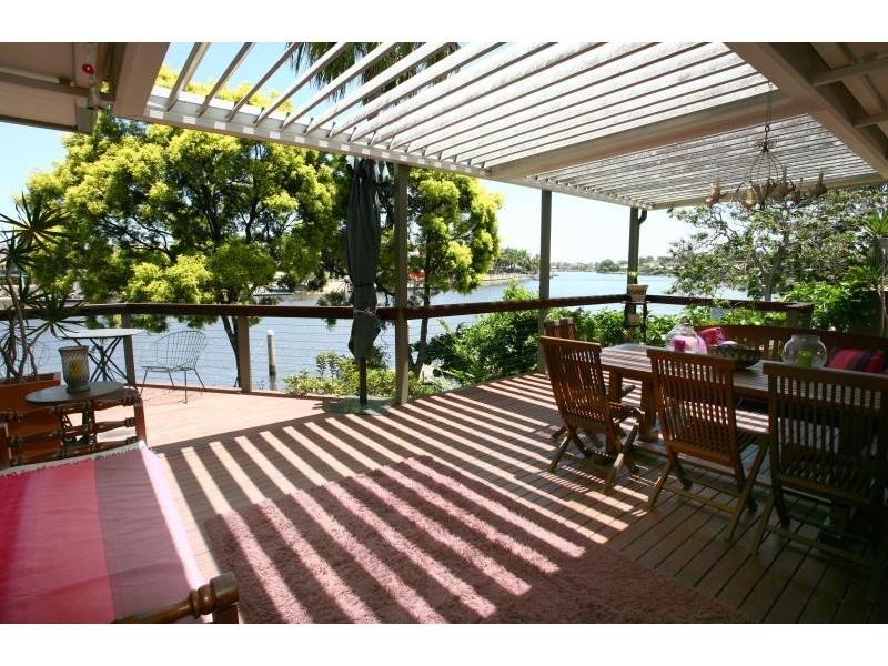 30 Sophie Avenue, Broadbeach Waters QLD 4218