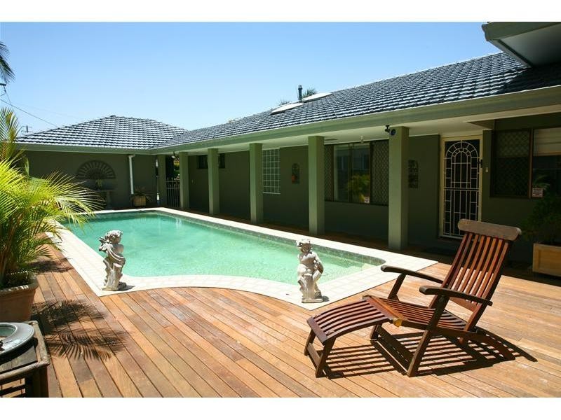 30 Sophie Avenue, Broadbeach Waters QLD 4218