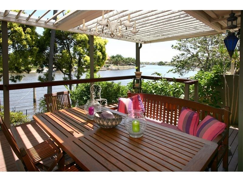 30 Sophie Avenue, Broadbeach Waters QLD 4218