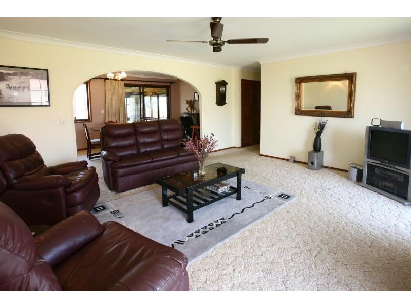 2 Wyuna Street, Broadbeach Waters QLD 4218