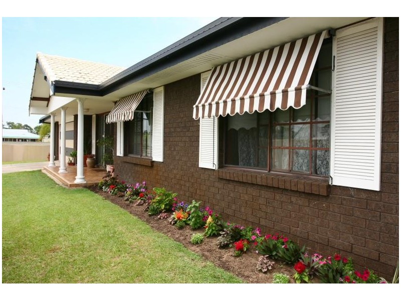 2 Wyuna Street, Broadbeach Waters QLD 4218