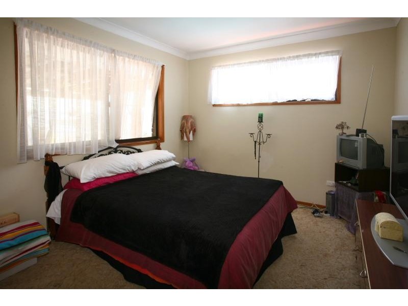 2 Wyuna Street, Broadbeach Waters QLD 4218