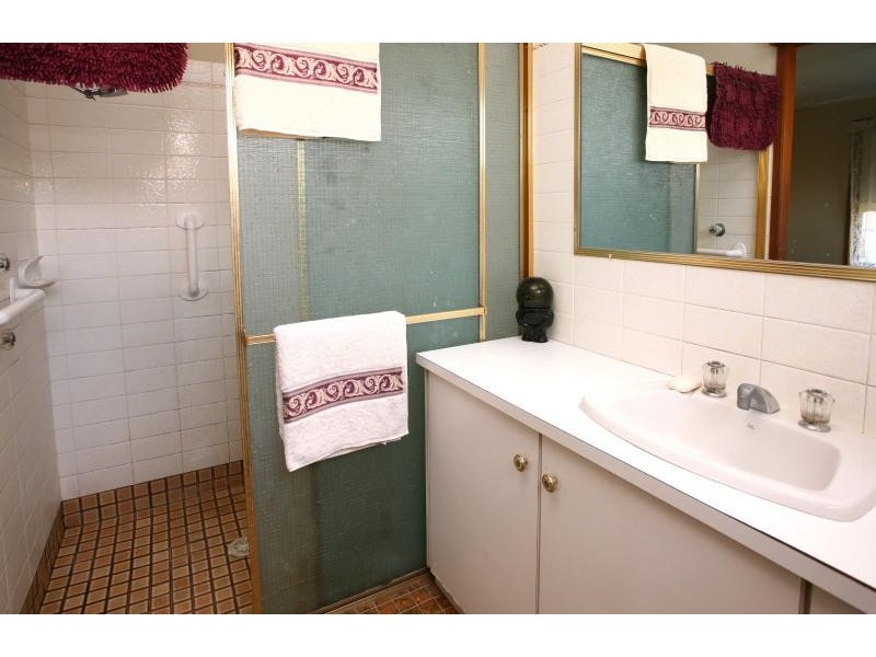 2 Wyuna Street, Broadbeach Waters QLD 4218