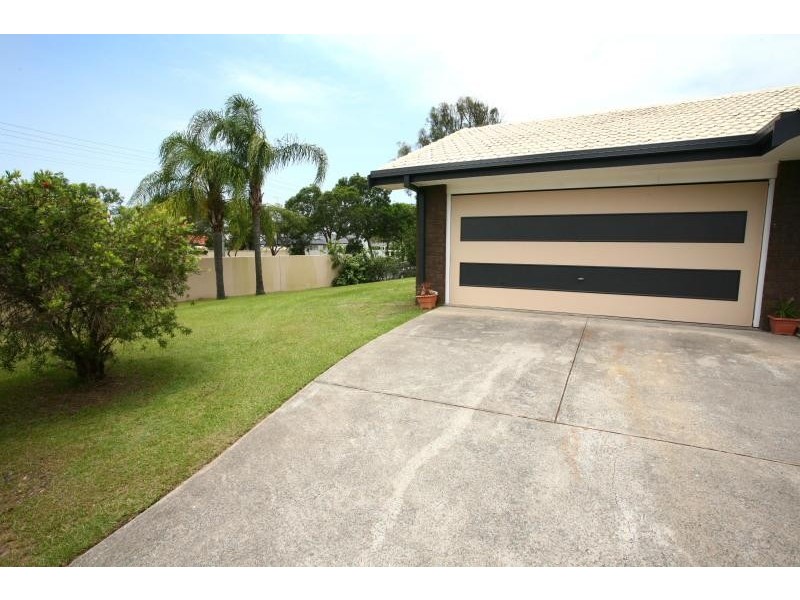 2 Wyuna Street, Broadbeach Waters QLD 4218