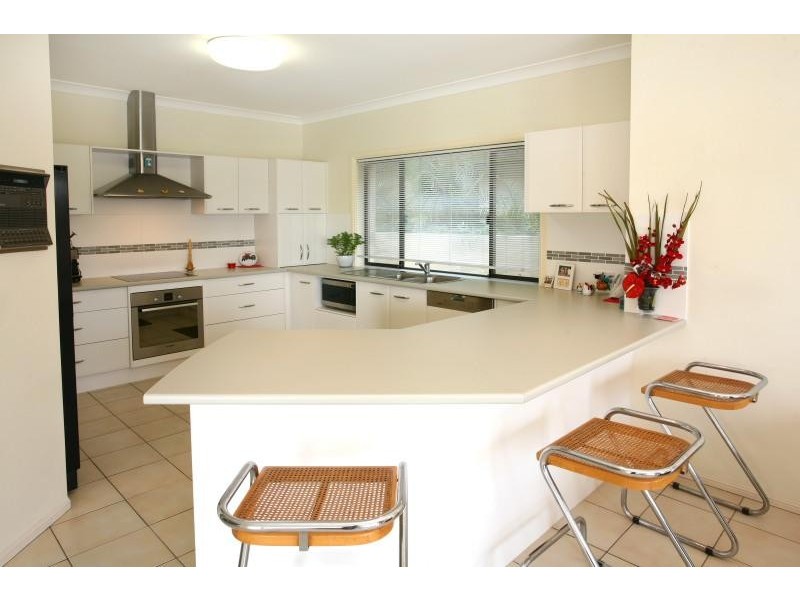 52 Waitomo Street, Broadbeach Waters QLD 4218