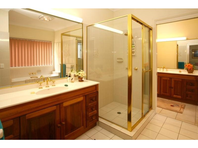 52 Waitomo Street, Broadbeach Waters QLD 4218