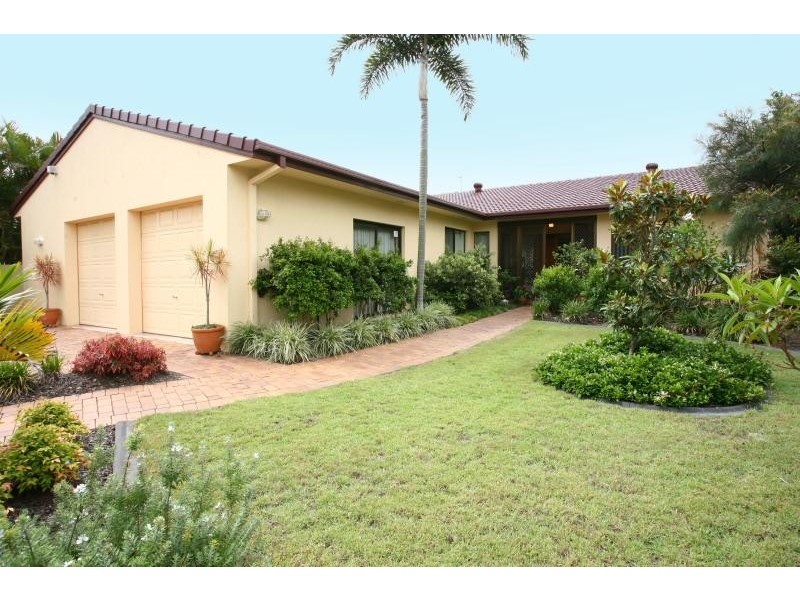 52 Waitomo Street, Broadbeach Waters QLD 4218