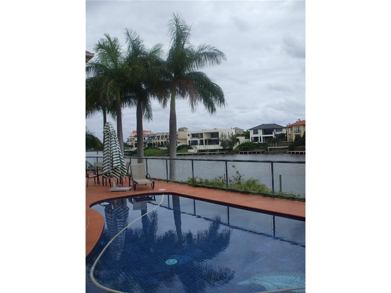 Clear Island Waters QLD 4226