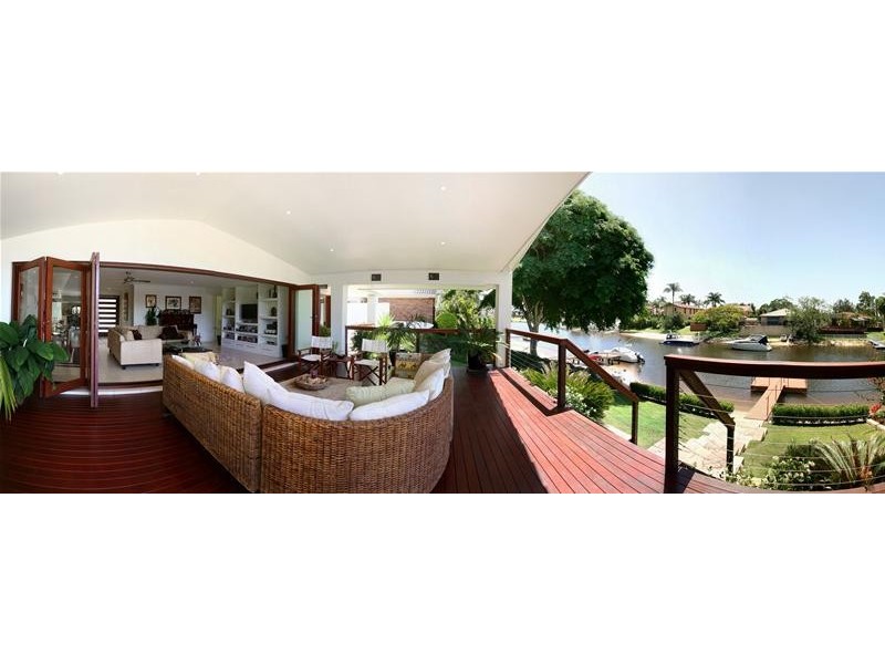 9 Cedar Place, Broadbeach Waters QLD 4218