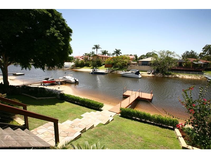 9 Cedar Place, Broadbeach Waters QLD 4218