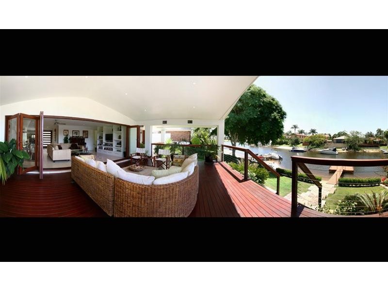 9 Cedar Place, Broadbeach Waters QLD 4218