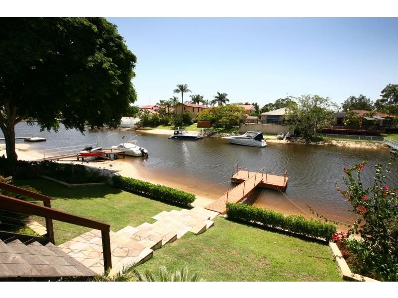 9 Cedar Place, Broadbeach Waters QLD 4218