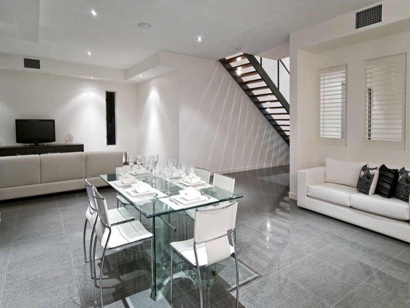 Broadbeach Waters QLD 4218