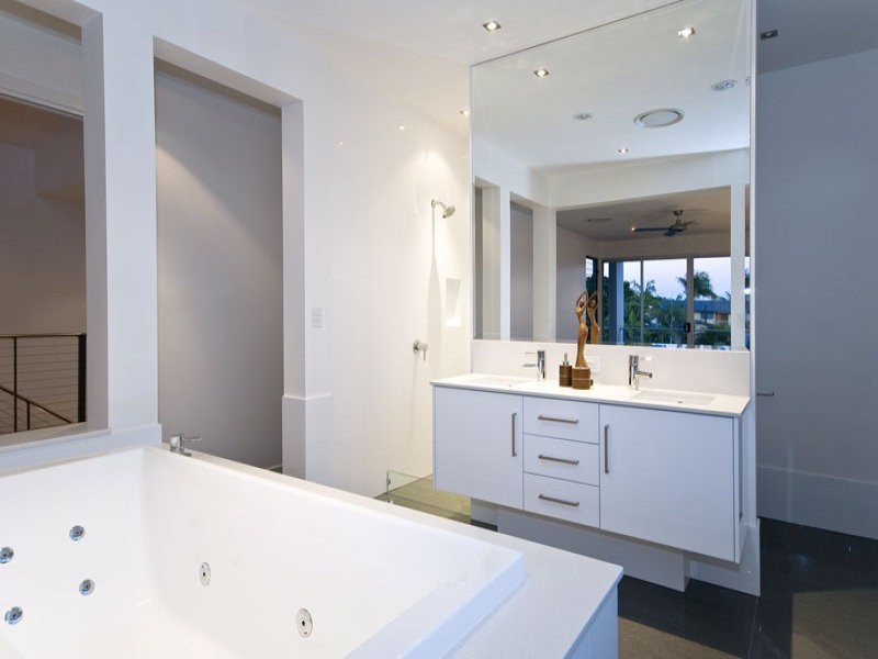 Broadbeach Waters QLD 4218