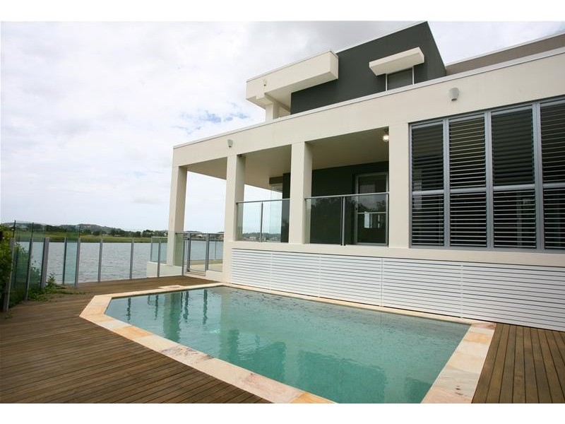 Varsity Lakes QLD 4227