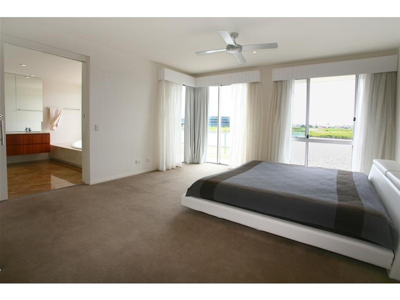 Varsity Lakes QLD 4227