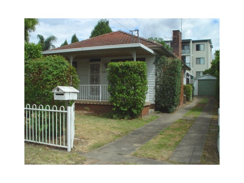 17 Balmoral Road, Northmead NSW 2152