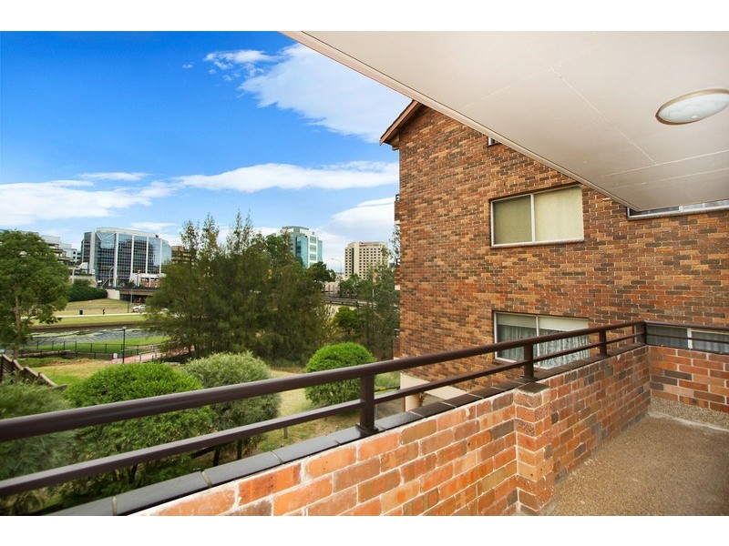 27/7-11 Elizabeth Street, Parramatta NSW 2150