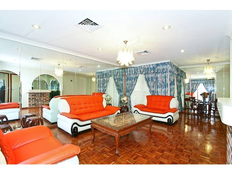 10 Hampton Crescent, Prospect NSW 2148