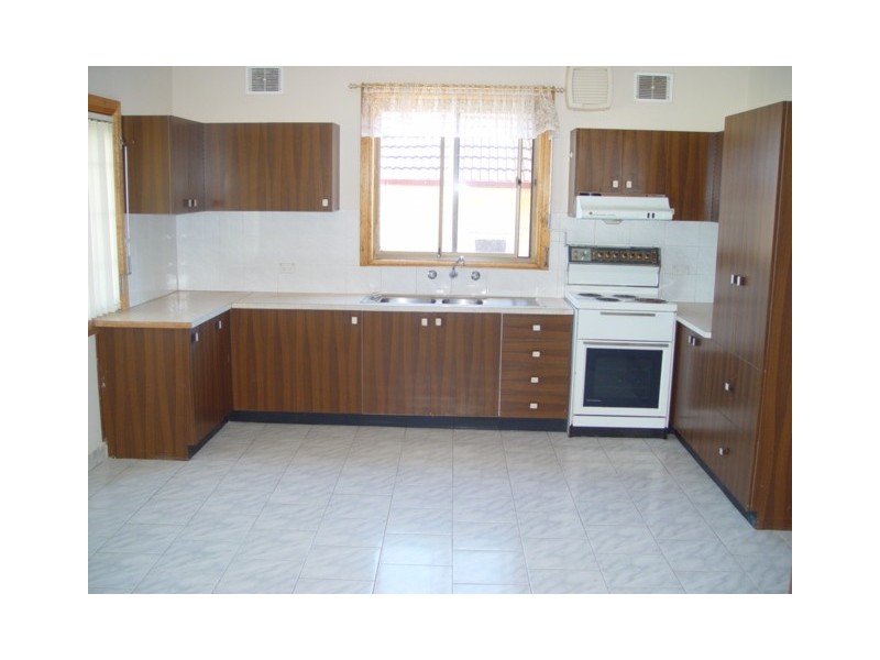 8 Malouf Street, Guildford West NSW 2161