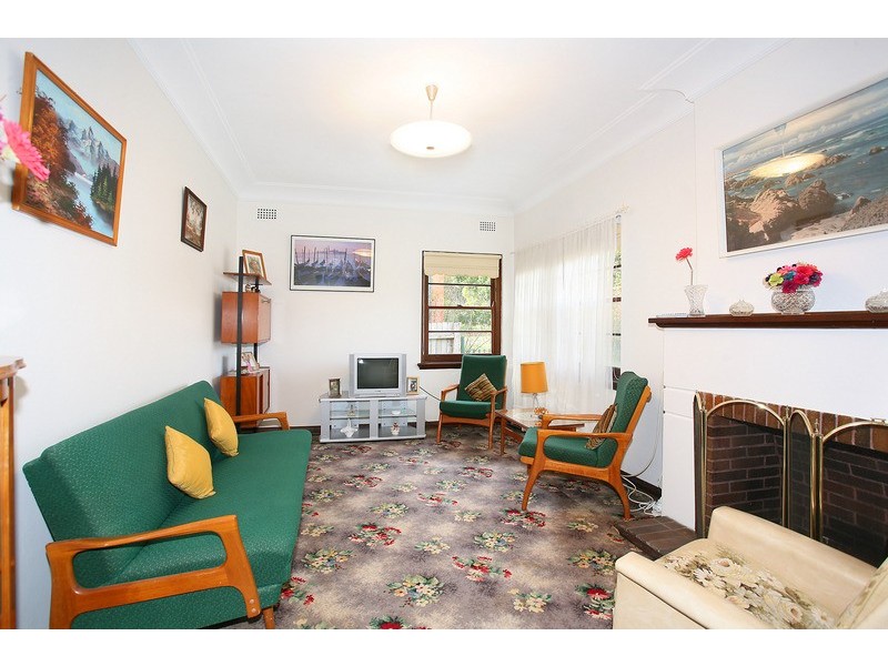 21 Church Avenue, Westmead NSW 2145