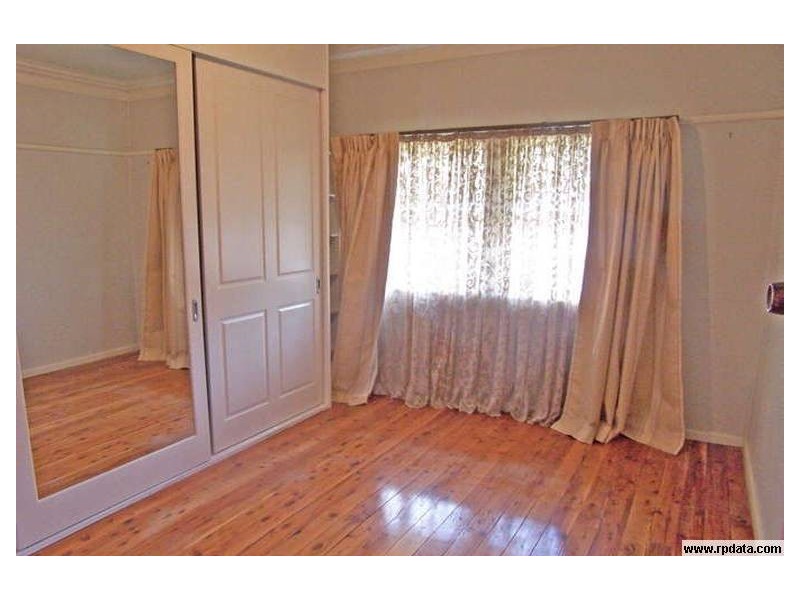 4 MILLS ST, Merrylands NSW 2160