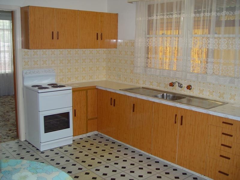 11 CARHULLEN ST, Merrylands NSW 2160