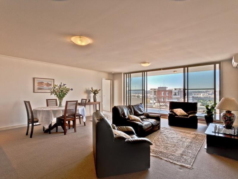 735/25 Bennelong Parkway, Wentworth Point NSW 2127