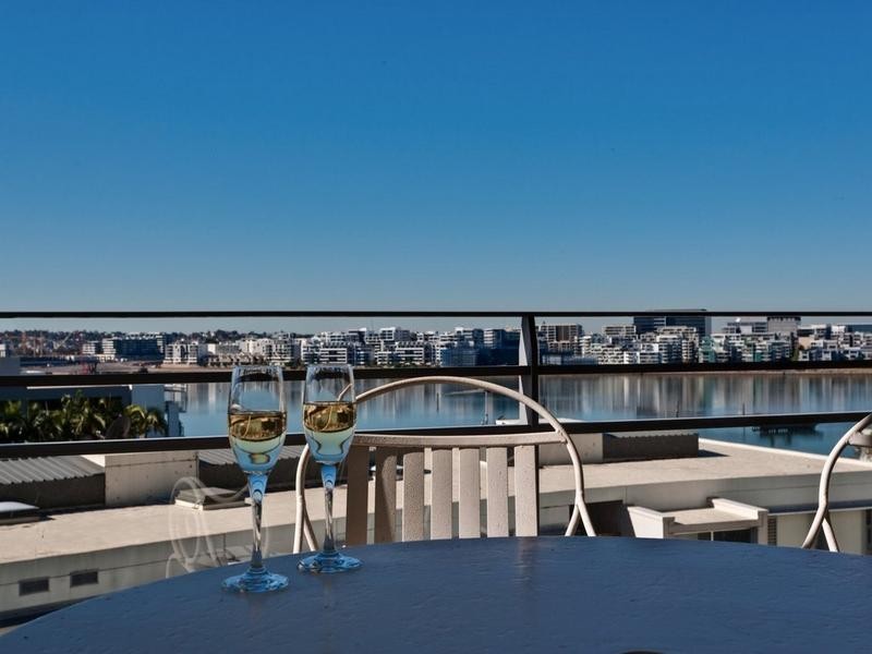 735/25 Bennelong Parkway, Wentworth Point NSW 2127