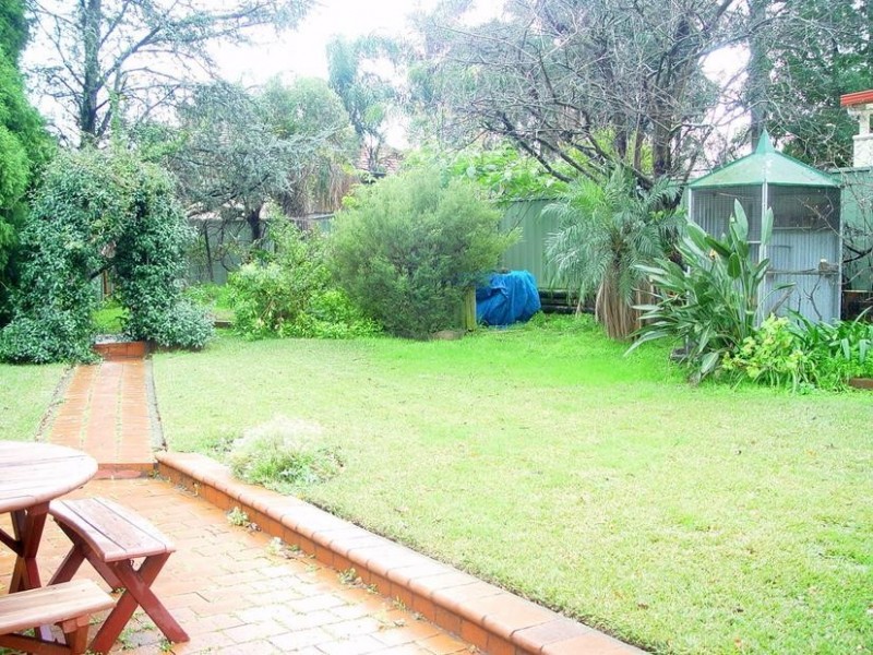 18 Peggy Street, Mays Hill NSW 2145