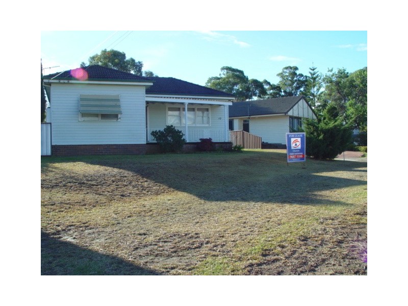 10 Highland Avenue, Toongabbie NSW 2146