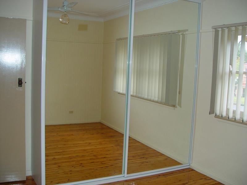 10 Highland Avenue, Toongabbie NSW 2146