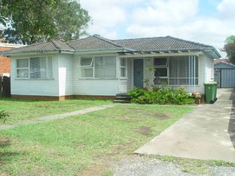 32 Cooyong Crescent, Toongabbie NSW 2146