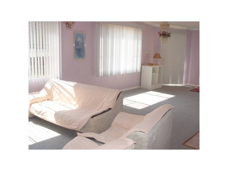 11 Michelle Drive, Constitution Hill NSW 2145