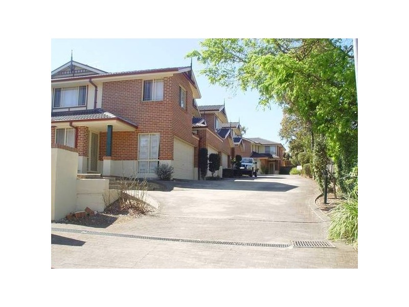 2/46 Coronation Road, Baulkham Hills NSW 2153