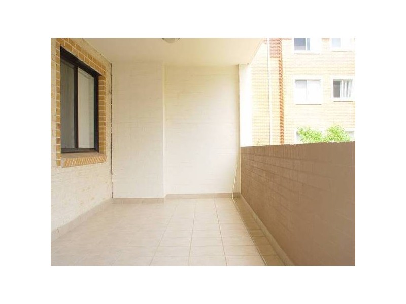 42/6-18 Redbank Road, Northmead NSW 2152