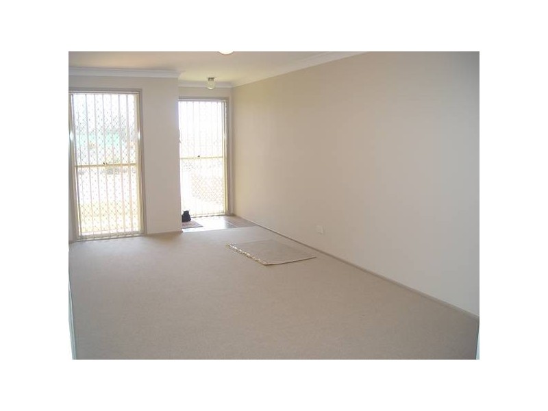 2/39 Hobart Street, Oxley Park NSW 2760